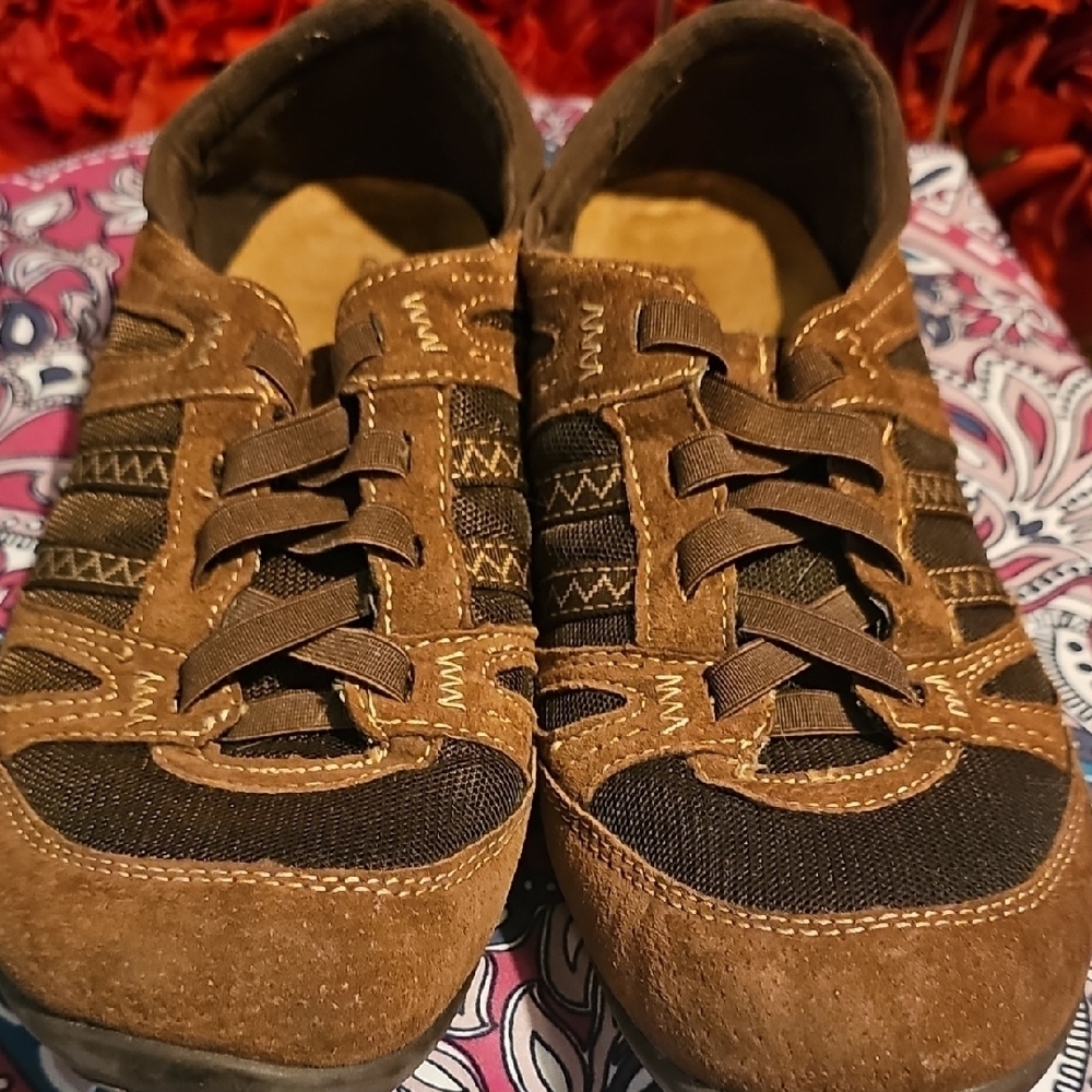 G.H. Bass Brown Casual Slip On Sneakers Size 9